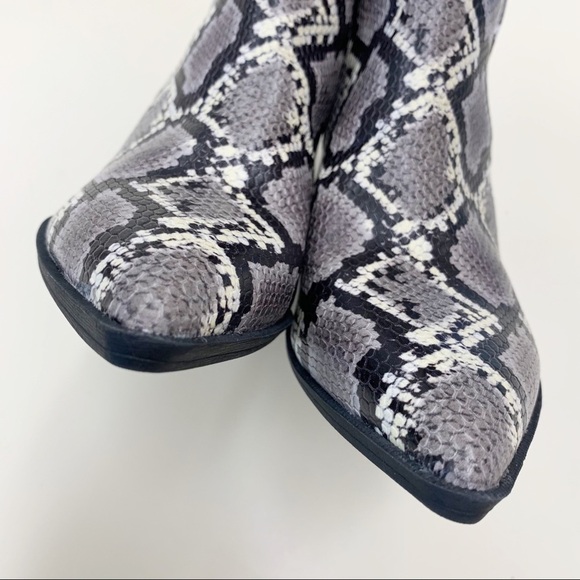 Circus Sam Edelman Womens Snake Print Textured Point Toe Side Zip Heeled Booties - Picture 9 of 13